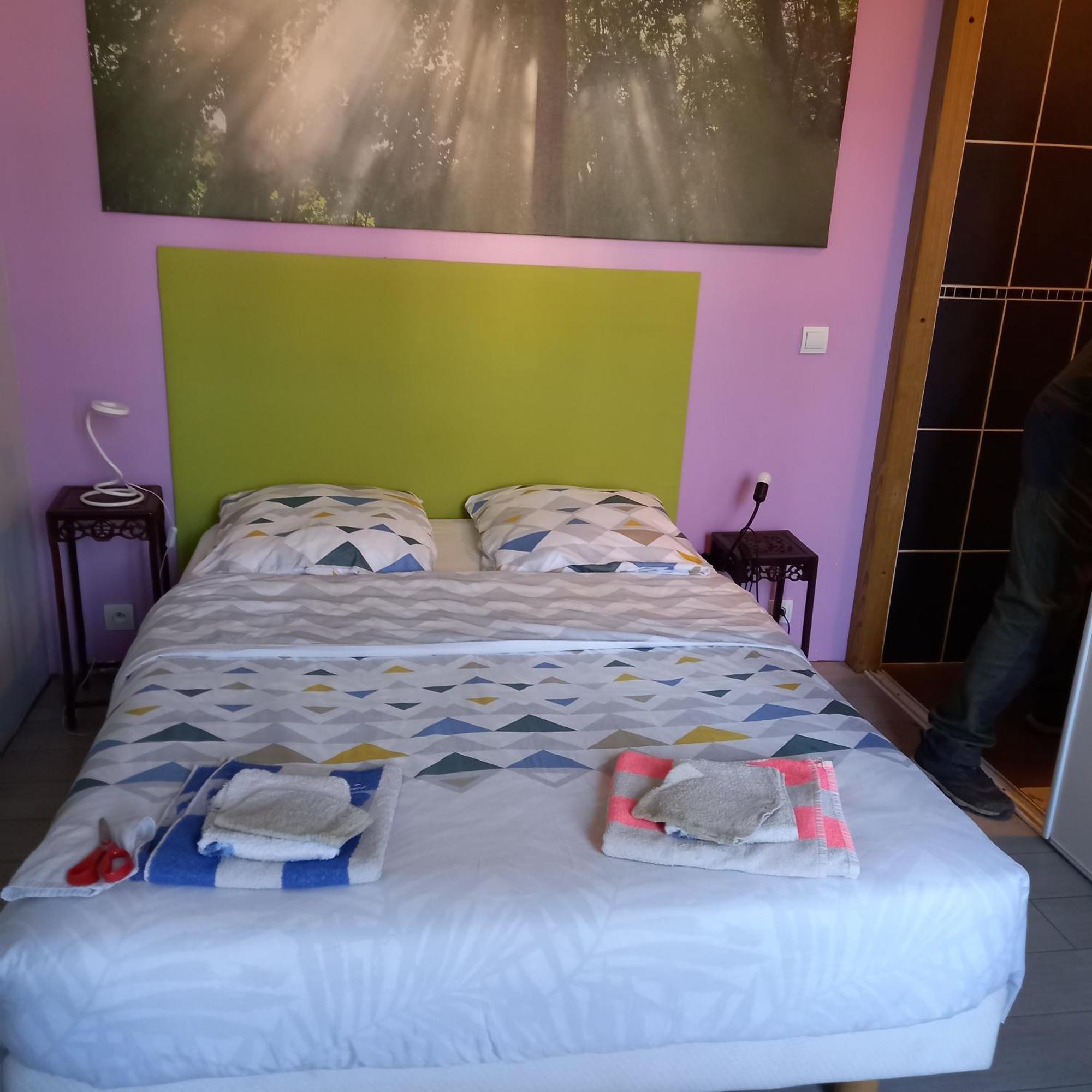 Petit Studio Parmi Les Pins Et Les Cypres Marseille Exteriör bild